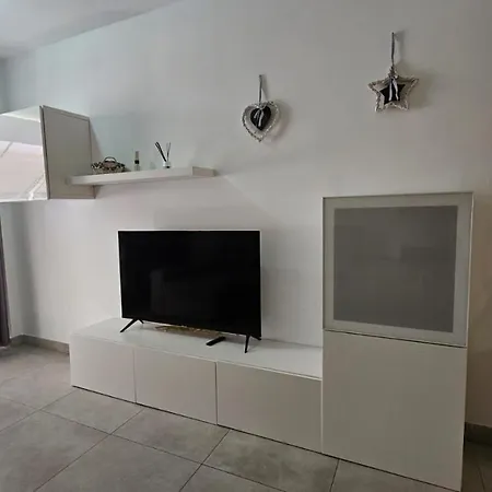 El Tesoro, Beautiful, Two Bedrooms Tenerife Sur Apartman *