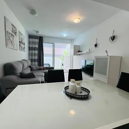 El Tesoro, Beautiful, Two Bedrooms Tenerife Sur Апартаменты Адехе