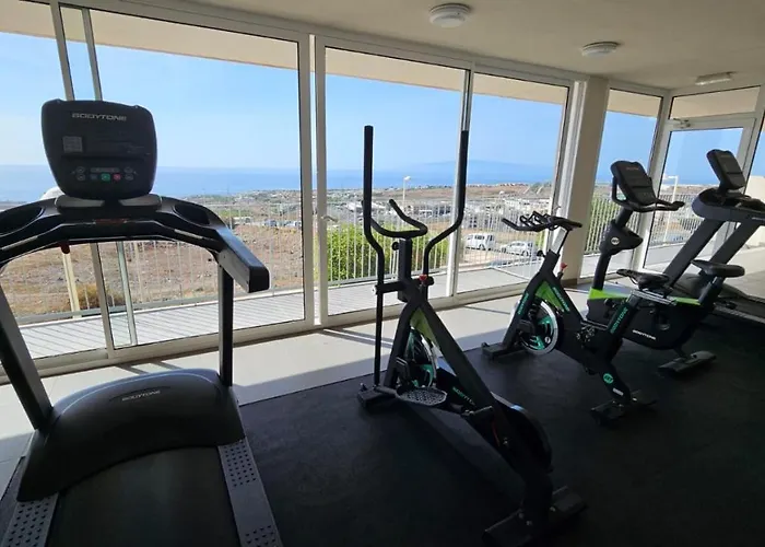 Daire El Tesoro, Beautiful, Two Bedrooms Tenerife Sur *