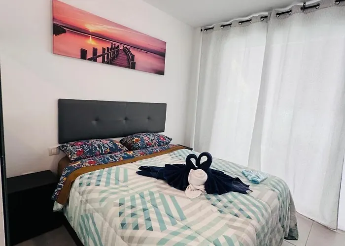 El Tesoro, Beautiful, Two Bedrooms Tenerife Sur Daire *